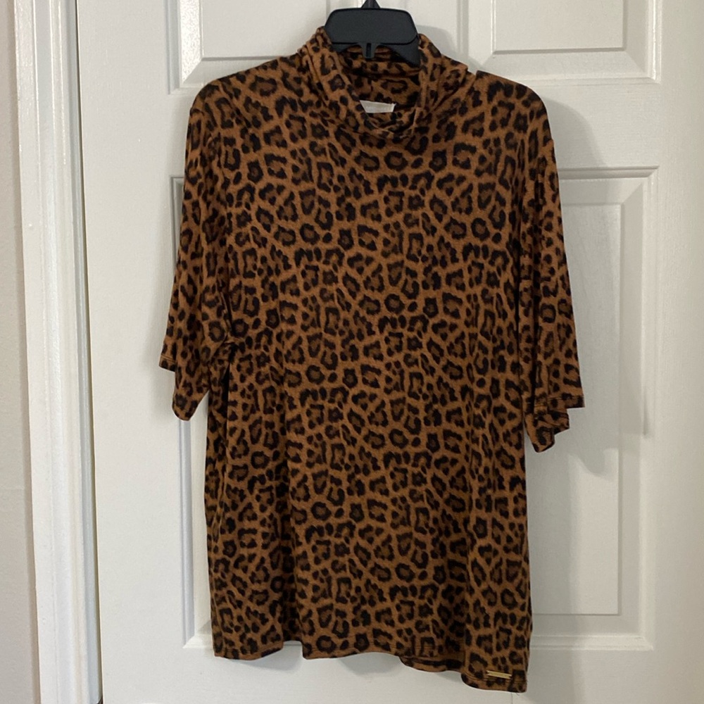 NWOT Michael Kors cheetah print short sleeve turtle neck knit top